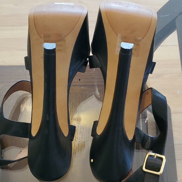 Sexy, black sandals. Your freak 'em shoes to - Picture 6 of 6